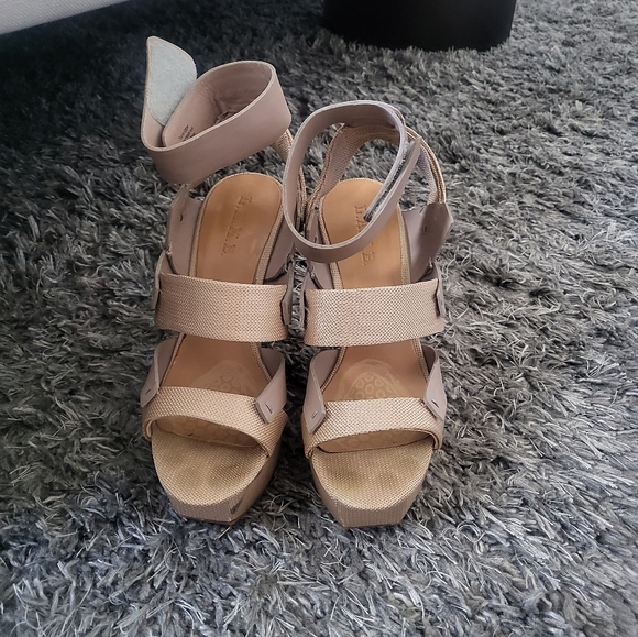 L.A.M.B Kapona Wedges - Picture 1 of 5